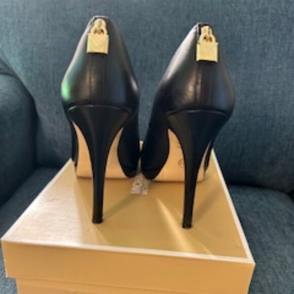 Michael Michael Kors Size 8.5 Black - Picture 1 of 5